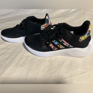 Adidas Women’s Size 9